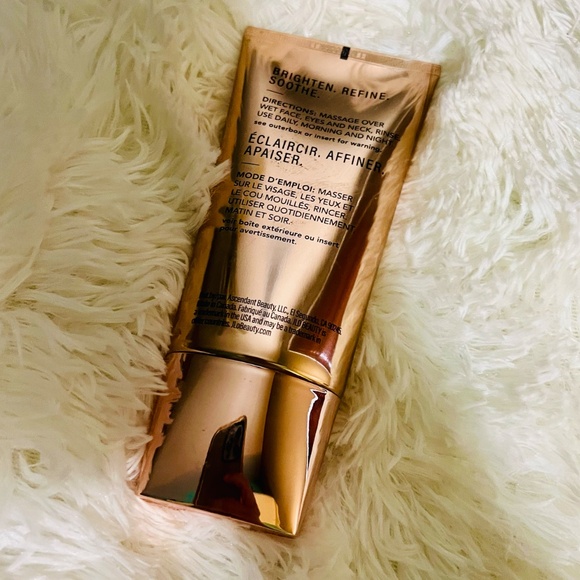 NWOT JLO BEAUTY Facial Cleanser Full Size - Picture 2 of 3